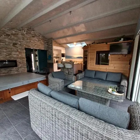 Villa Charmante Maison Avec Spa, Sauna Et Jardin Privatif *