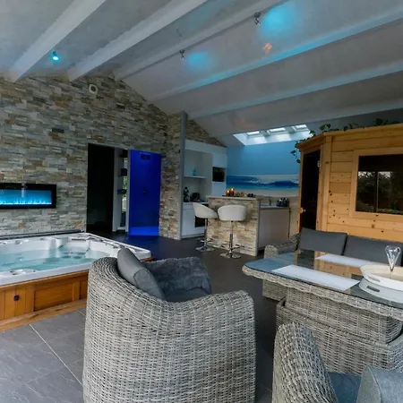 Charmante Maison Avec Spa, Sauna Et Jardin Privatif
